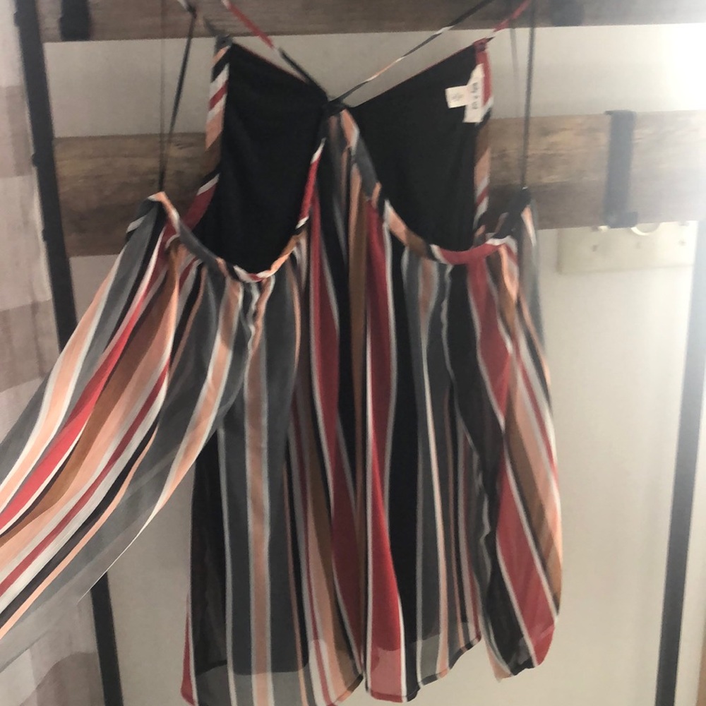 Peep shoulder blouse